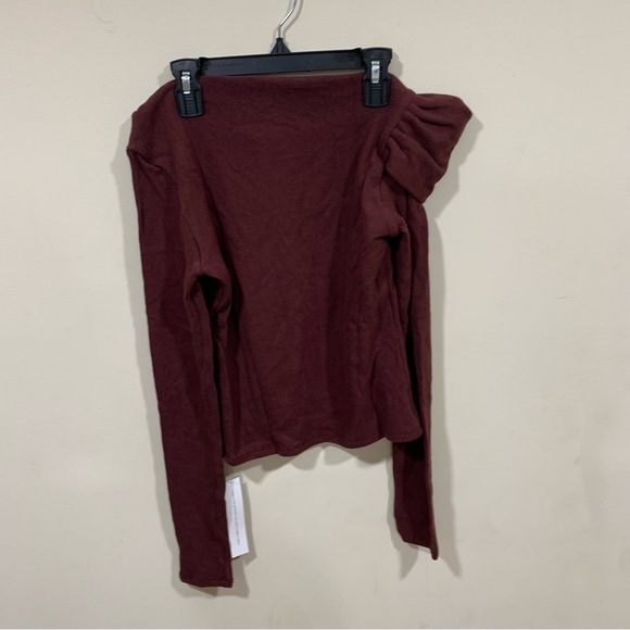 NWT Reformation
Elio Knit Top size small off the shoulder long sleeve women - Picture 8 of 9